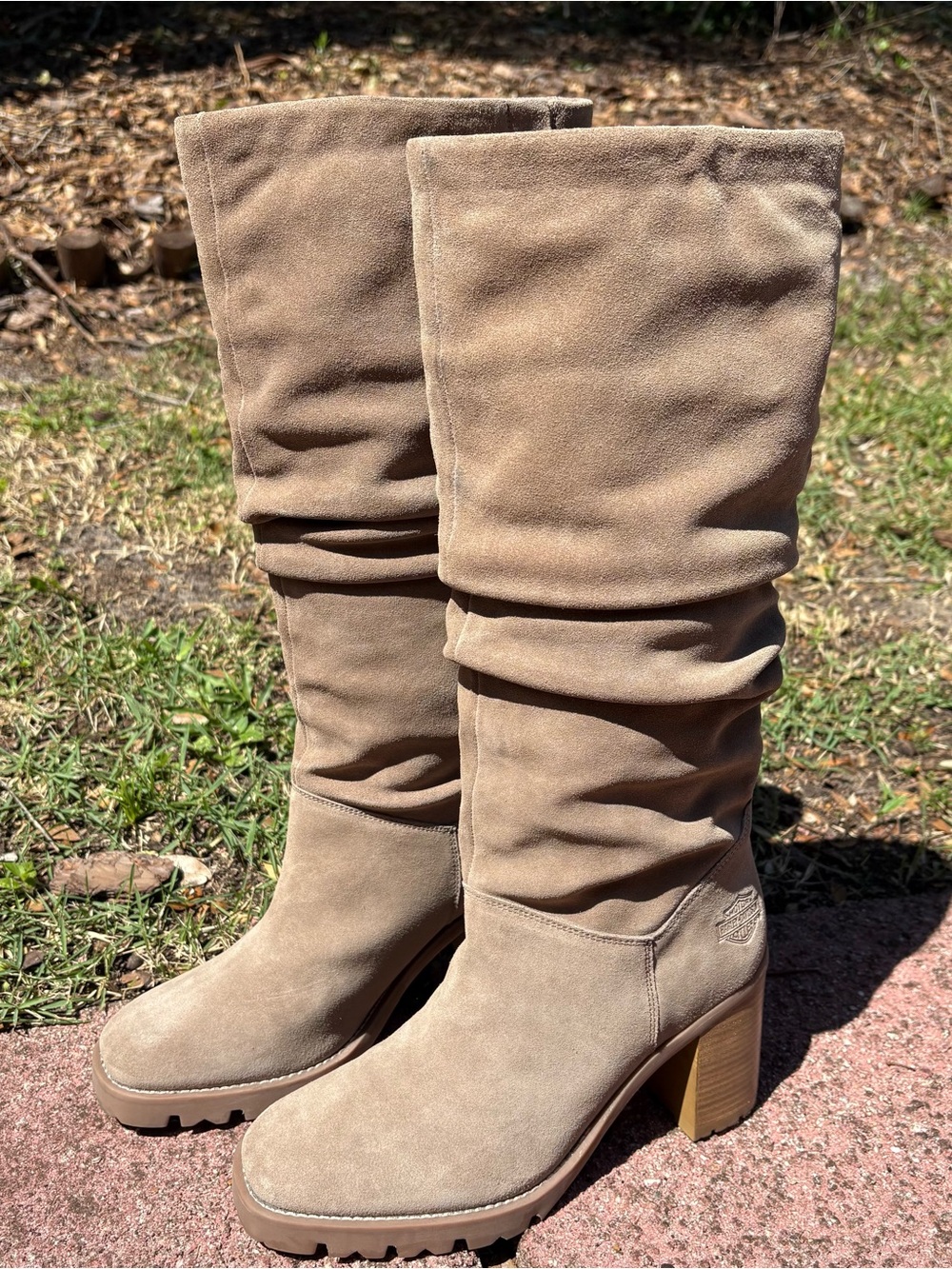 Harley Davidson Women’s 10 Riding Boots Light Beige D87252 Suede Block Heel Logo